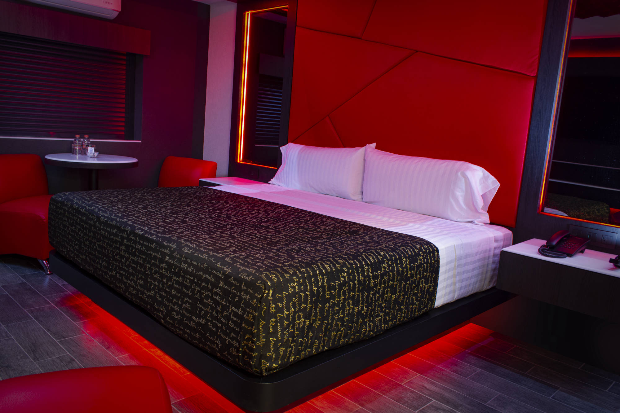 Passion Secrets - Villas and Suites, moteles de México, hoteles con jacuzzi, motel Toluca, boutique, cerca de mi auto, hotel, con alberca, tubo, de mi ubicación, sexo, juguetes, sexuales, table dance